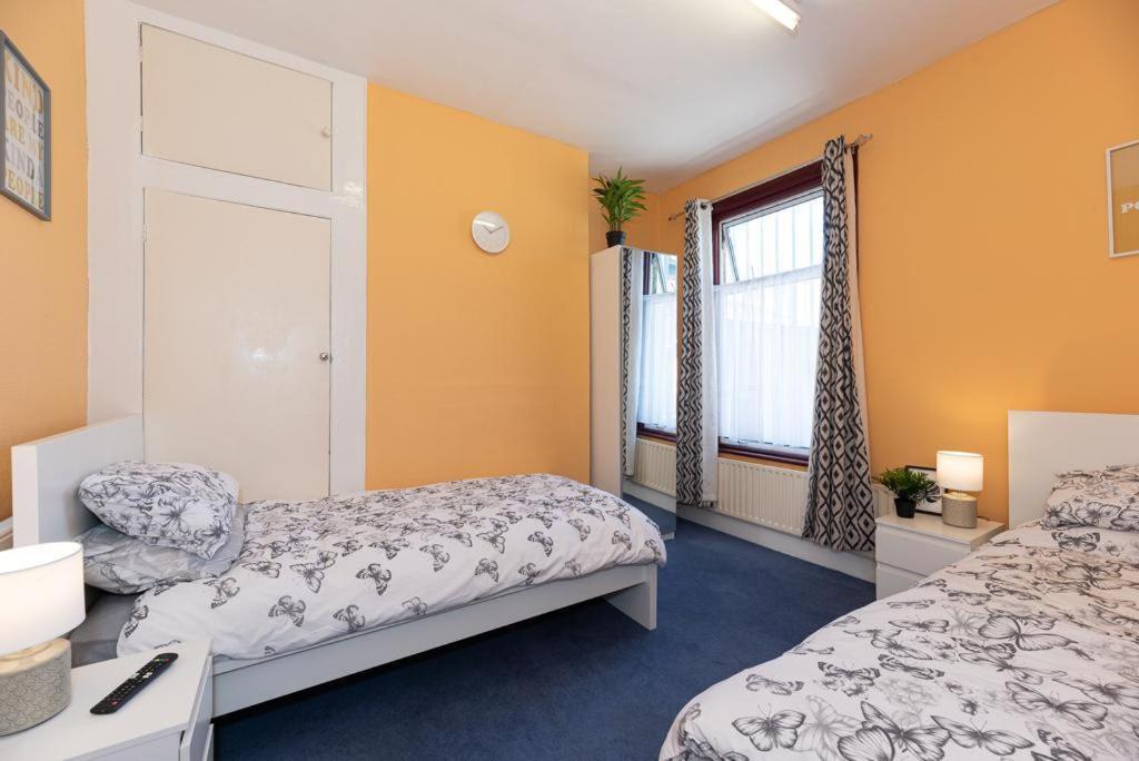 Barking Road Comfy House Daire Londra Dış mekan fotoğraf